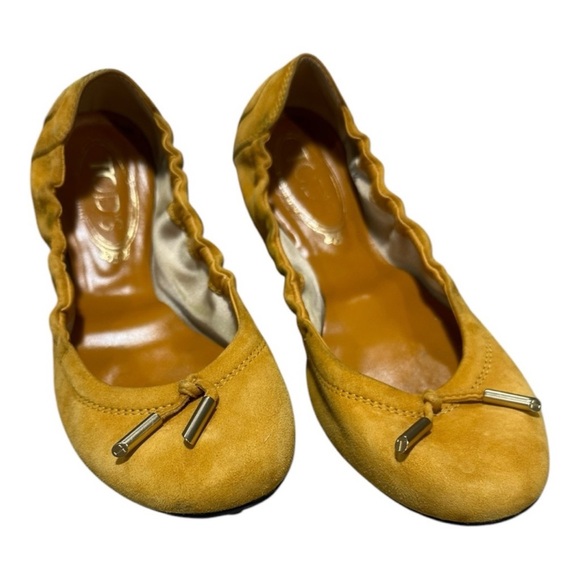 Tod’s Yellow Suede Scrunch Ballet Flat - Picture 1 of 8